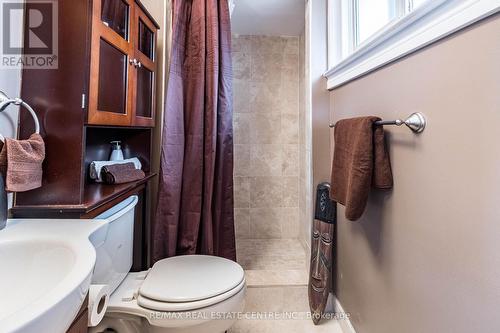 1230 Bloor Street, Mississauga, ON - Indoor Photo Showing Bathroom