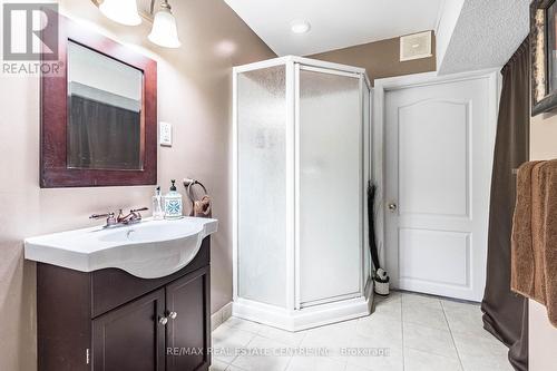 1230 Bloor Street, Mississauga, ON - Indoor Photo Showing Bathroom