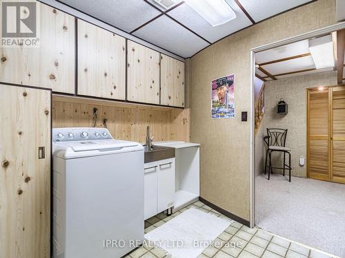 1535 Chalice Crescent E, Mississauga, ON - Indoor Photo Showing Laundry Room