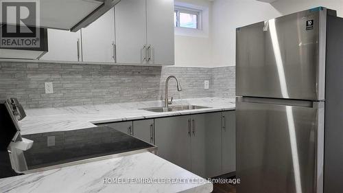 2 - 49 Hubbell Road, Brampton, ON - Indoor Photo Showing Kitchen With Double Sink With Upgraded Kitchen