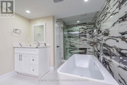12 Dawnridge Trail, Brampton, ON - Indoor Photo Showing Bathroom