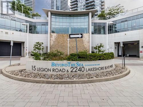 Lph02 - 2240 Lakeshore Boulevard W, Toronto, ON - Outdoor