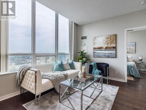 Lph02 - 2240 Lakeshore Boulevard W, Toronto, ON - Indoor Photo Showing Living Room