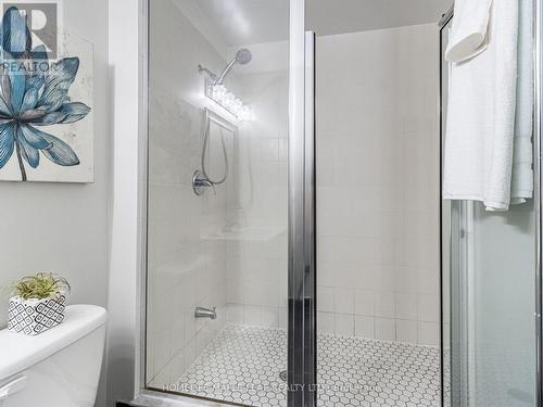Lph02 - 2240 Lakeshore Boulevard W, Toronto, ON - Indoor Photo Showing Bathroom