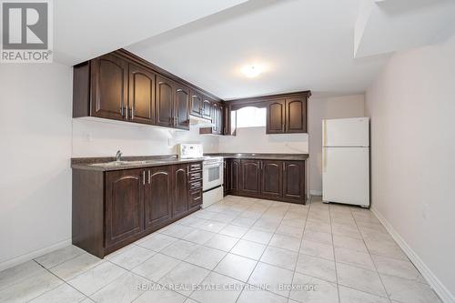 145 Losino Street, Caledon, ON - Indoor Photo Showing Kitchen