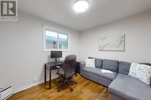 10 Gardentree Street, Toronto E10, ON - Indoor Photo Showing Living Room