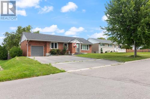 600 Ridgeway Avenue N, Oshawa (Mclaughlin), ON - Outdoor With Facade