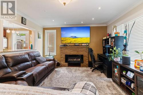 600 Ridgeway Avenue N, Oshawa (Mclaughlin), ON - Indoor Photo Showing Living Room With Fireplace