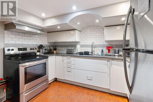 600 Ridgeway Avenue N, Oshawa, ON - Indoor Photo Showing Kitchen With Upgraded Kitchen