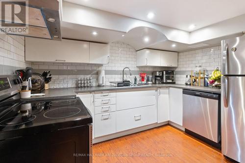 600 Ridgeway Avenue N, Oshawa, ON - Indoor Photo Showing Kitchen