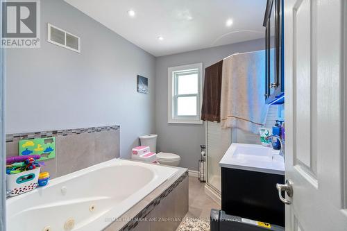 600 Ridgeway Avenue N, Oshawa (Mclaughlin), ON - Indoor Photo Showing Bathroom