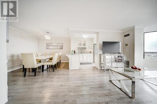 1005 - 7440 Bathurst Street, Vaughan, ON - Indoor