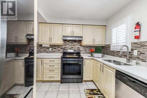 27 Whitehouse Crescent, Brampton, ON - Indoor Photo Showing Kitchen With Double Sink With Upgraded Kitchen