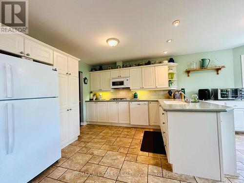 62 Cedartree Lane, Kawartha Lakes (Bobcaygeon), ON - Indoor Photo Showing Kitchen