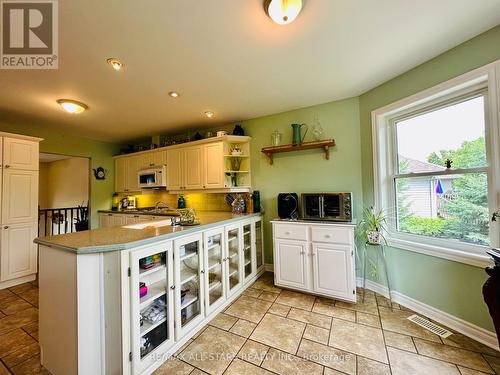 62 Cedartree Lane, Kawartha Lakes (Bobcaygeon), ON - Indoor Photo Showing Kitchen