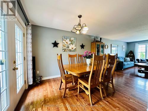 62 Cedartree Lane, Kawartha Lakes (Bobcaygeon), ON - Indoor Photo Showing Dining Room