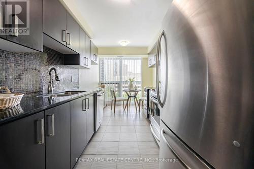 906 - 17 Anndale Drive, Toronto, ON - Indoor Photo Showing Kitchen With Double Sink With Upgraded Kitchen