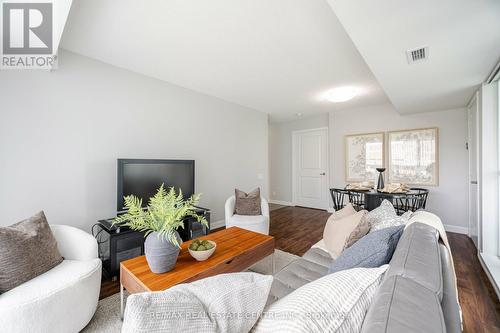 906 - 17 Anndale Drive, Toronto, ON - Indoor Photo Showing Living Room