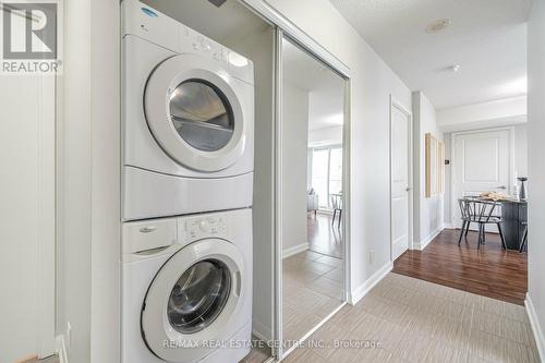 906 - 17 Anndale Drive, Toronto, ON - Indoor Photo Showing Laundry Room