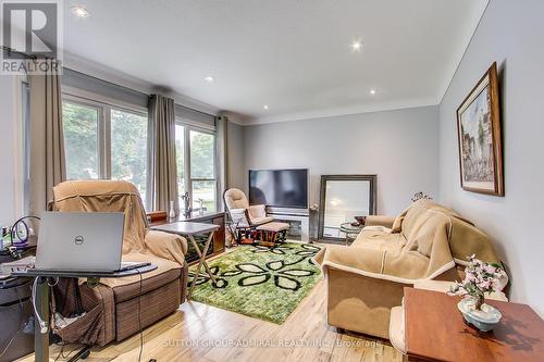 571 Geneva Street, St. Catharines, ON - Indoor Photo Showing Living Room