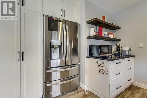 571 Geneva Street, St. Catharines, ON - Indoor Photo Showing Kitchen