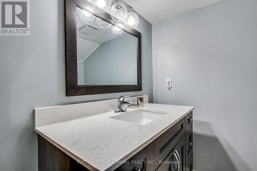 571 Geneva Street, St. Catharines, ON - Indoor Photo Showing Bathroom