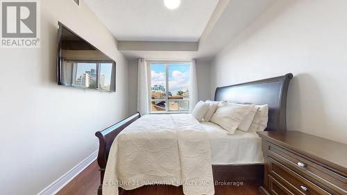 511 - 1 Clairtrell Road, Toronto, ON - Indoor Photo Showing Bedroom