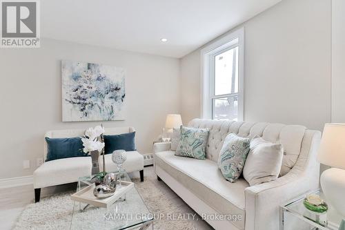 81 Mcmillan Drive, Oshawa, ON - Indoor Photo Showing Living Room