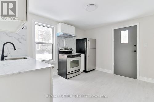 81 Mcmillan Drive, Oshawa, ON - Indoor Photo Showing Kitchen