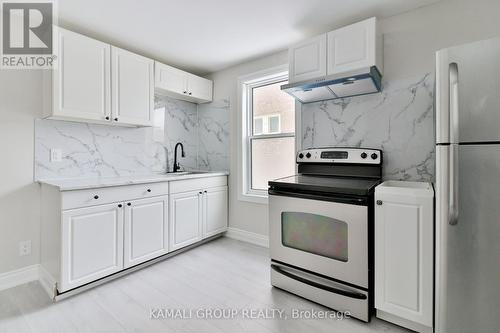 81 Mcmillan Drive, Oshawa, ON - Indoor Photo Showing Kitchen