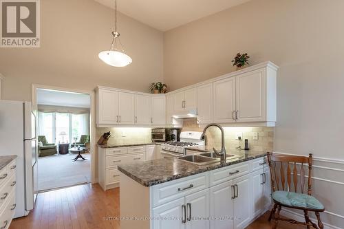 18 - 499 Teeple Terrace, London, ON - Indoor Photo Showing Kitchen With Double Sink