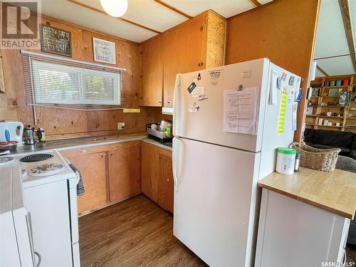 9 Kilcare Drive, Jackfish Lake, SK - Indoor Photo Showing Kitchen