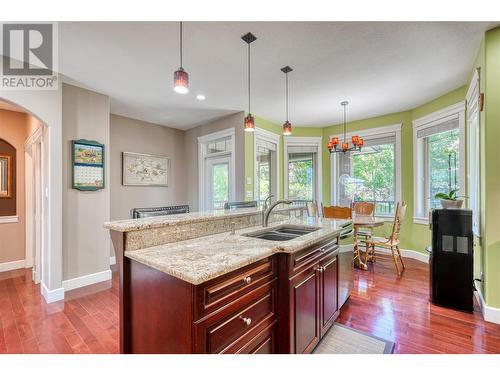 40 Kestrel Place Unit# 30, Vernon, BC - Indoor Photo Showing Kitchen With Double Sink