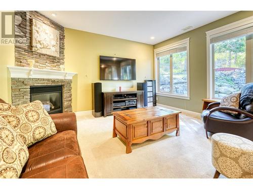 40 Kestrel Place Unit# 30, Vernon, BC - Indoor Photo Showing Living Room With Fireplace