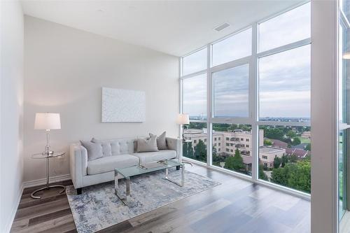 2750 King Street E|Unit #802, Hamilton, ON - Indoor Photo Showing Living Room