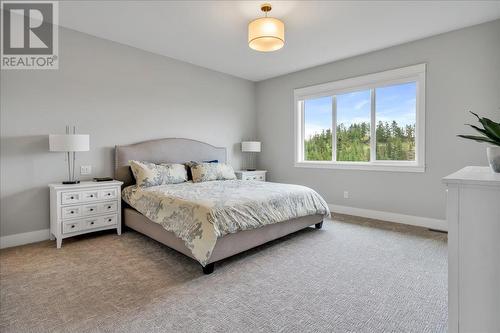 2565 Crown Crest Drive, West Kelowna, BC - Indoor Photo Showing Bedroom