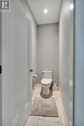 2565 Crown Crest Drive, West Kelowna, BC - Indoor Photo Showing Bathroom