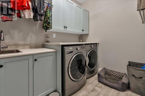 2565 Crown Crest Drive, West Kelowna, BC - Indoor Photo Showing Laundry Room