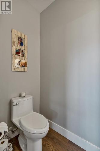 2565 Crown Crest Drive, West Kelowna, BC - Indoor Photo Showing Bathroom