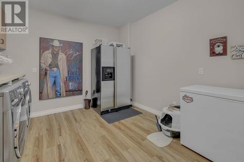 1003 Skeena Drive, Kelowna, BC - Indoor Photo Showing Laundry Room