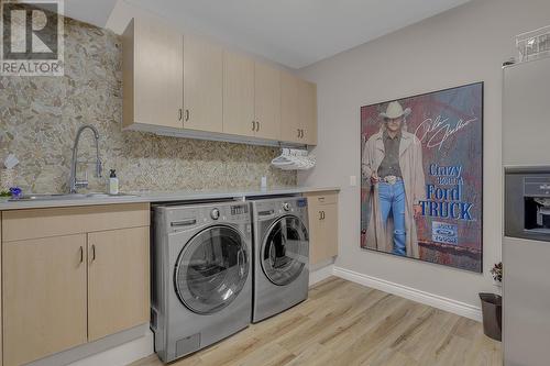 1003 Skeena Drive, Kelowna, BC - Indoor Photo Showing Laundry Room