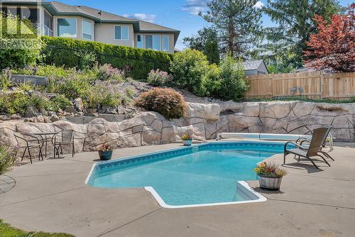 1003 Skeena Drive, Kelowna, BC - Outdoor With In Ground Pool With Backyard