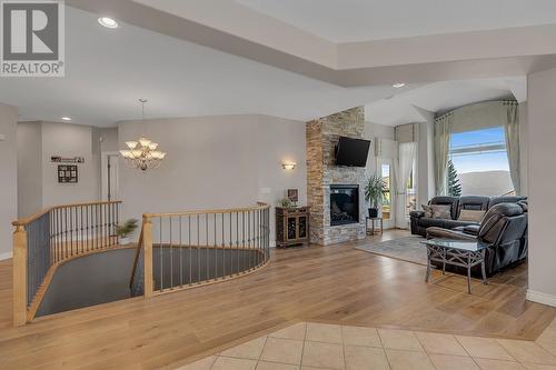 1003 Skeena Drive, Kelowna, BC - Indoor Photo Showing Living Room With Fireplace