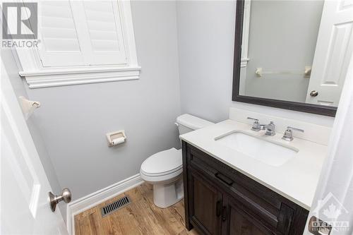 6528 Tooney Drive, Ottawa, ON - Indoor Photo Showing Bathroom