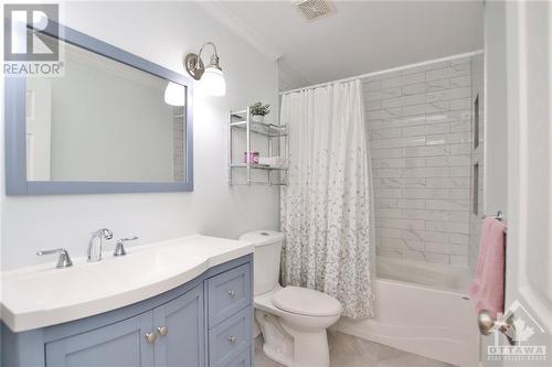 6528 Tooney Drive, Ottawa, ON - Indoor Photo Showing Bathroom