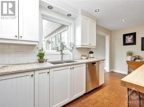 222 Walden Drive, Ottawa, ON - Indoor Photo Showing Kitchen With Double Sink