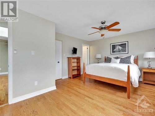 222 Walden Drive, Ottawa, ON - Indoor Photo Showing Bedroom