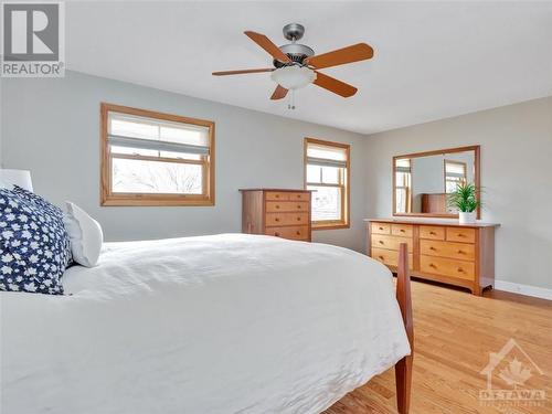 222 Walden Drive, Ottawa, ON - Indoor Photo Showing Bedroom