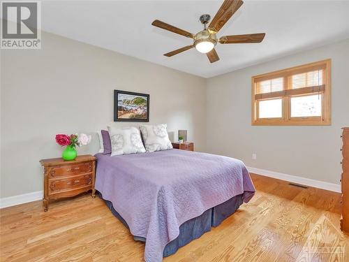 222 Walden Drive, Ottawa, ON - Indoor Photo Showing Bedroom