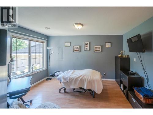 127 Stocks Crescent, Penticton, BC - Indoor Photo Showing Bedroom